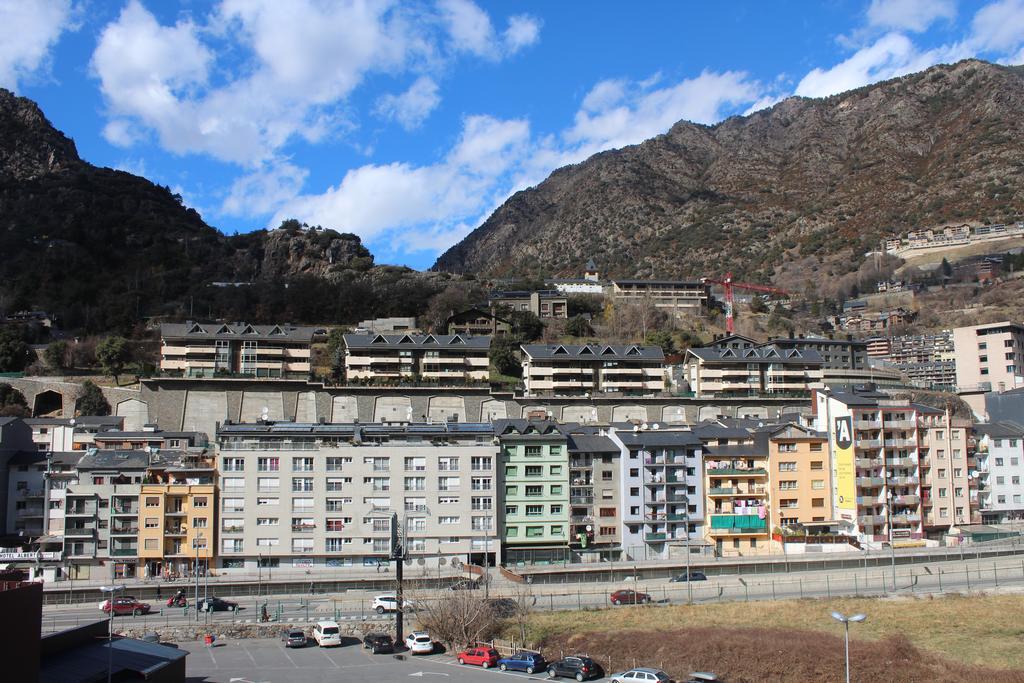 Hotel Pitiusa Andorra la Vella Bagian luar foto