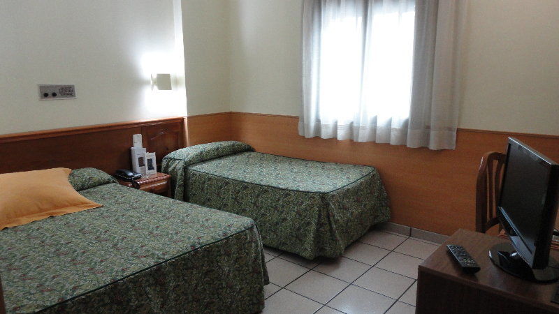 Hotel Pitiusa Andorra la Vella Bagian luar foto