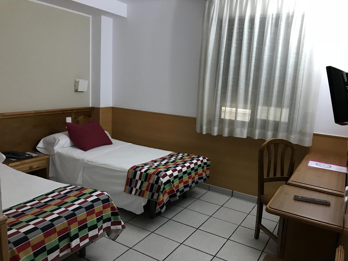 Hotel Pitiusa Andorra la Vella Bagian luar foto