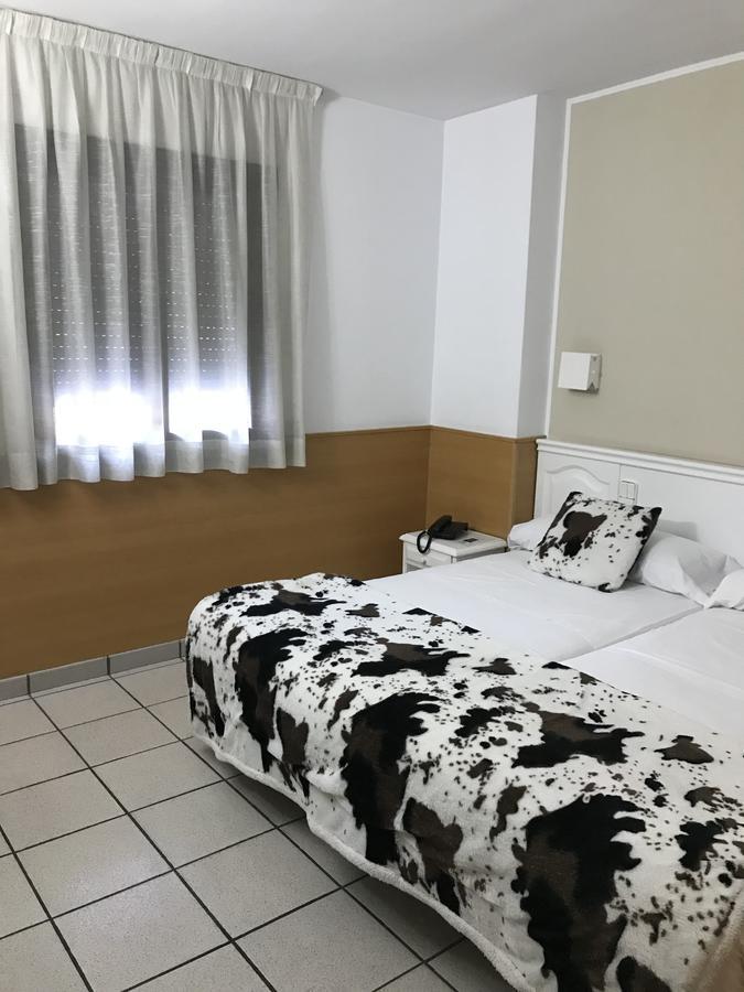 Hotel Pitiusa Andorra la Vella Bagian luar foto