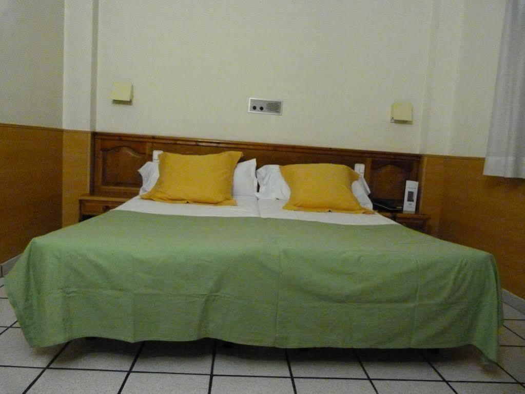 Hotel Pitiusa Andorra la Vella Bagian luar foto