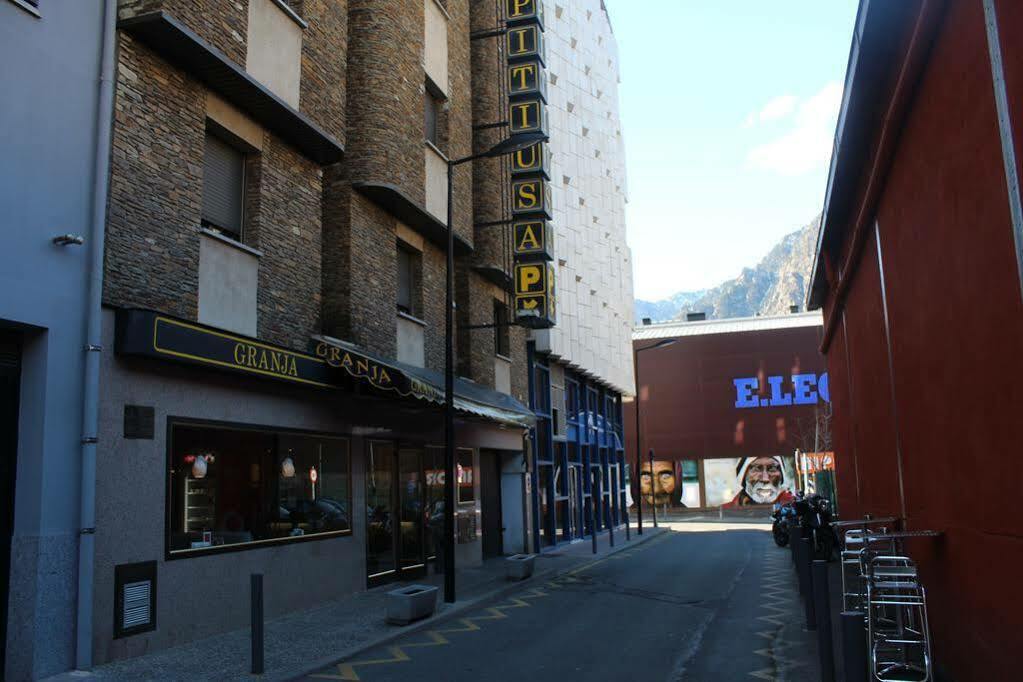 Hotel Pitiusa Andorra la Vella Bagian luar foto